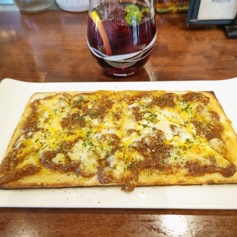 オニオングラタンピザ(Wine Stand Basil)