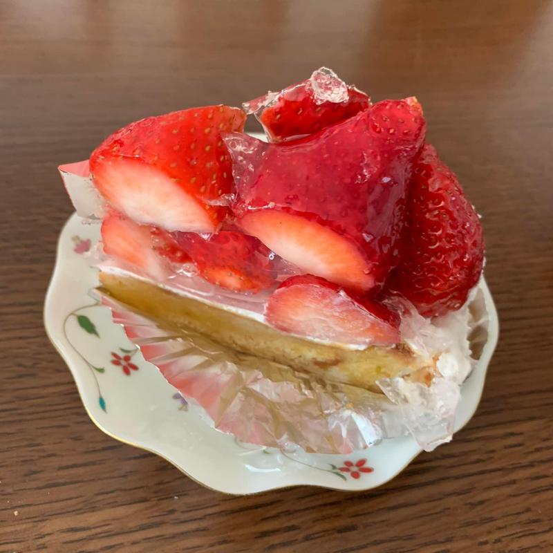 いちごタルト(近江屋洋菓子店 神田店 （オウミヤヨウガシテン）)