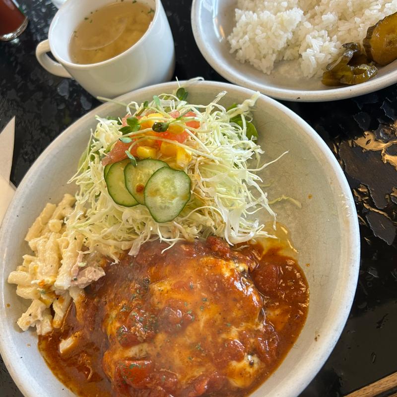 特製ハンバーグ(ピリ辛トマトとチーズ)(魔女のたまご )