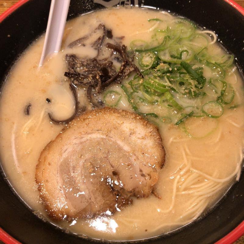 とんこつラーメン(麺達 本店)