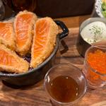 サーモンレアカツ丼(Seafood bar Ermitage代々木店)