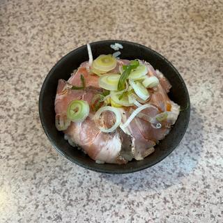 レアチャーシュー丼(麺処かつ善)