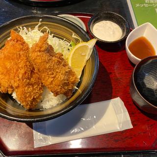 タルタルチキンカツ丼(大衆食堂みなみ)