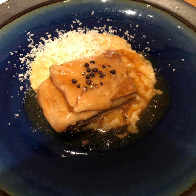 厚切り豚の角煮　魯肉飯リゾット(ポップ ガストロノミー レインカラー)