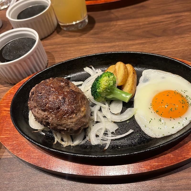 鉄板ハンバーグ(ニシエヒガシエ)