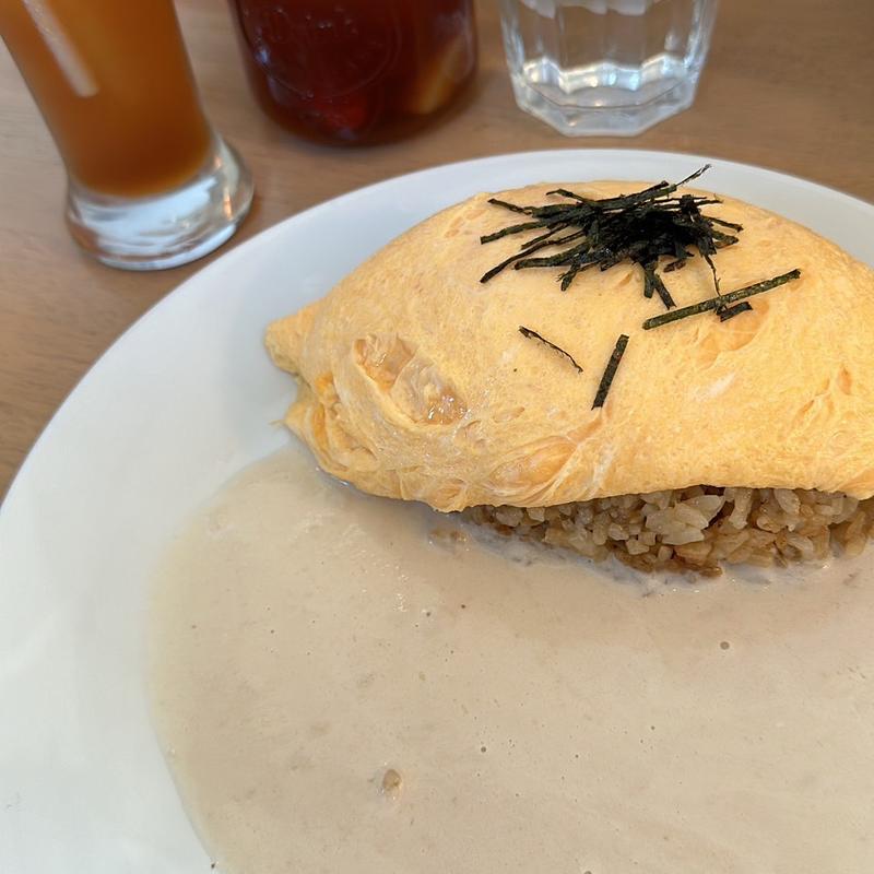 ふわふわ卵のオムライスセット(cafe サテンカーリトイボ)