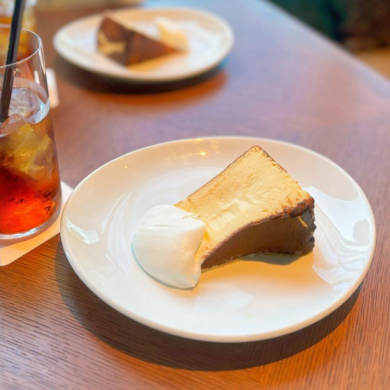 バスクチーズケーキ(Balcony by 6th)