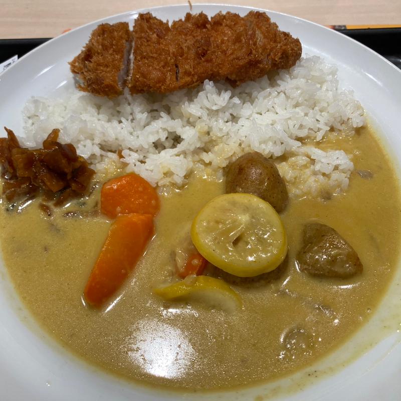 ごろごろ野菜ロースかつレモンクリームカレー(マイカリー食堂 中洲店)