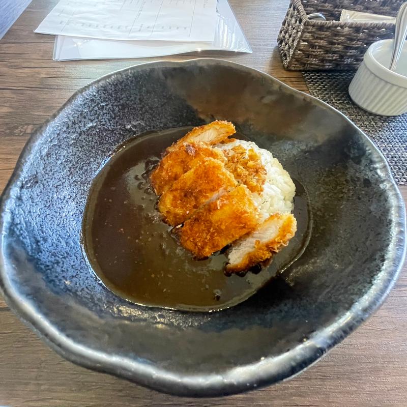 サクサク豚カツの黒ナッツカレー(梵天カレー 千葉本店)