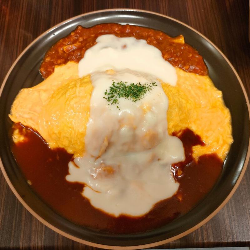 デミボロクリームの3種ソースオムライス(フェリーチェ)