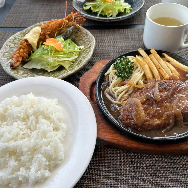 鉄板焼ハンバーグ特製ソース添えと海老フライ(クロックムッシュ )