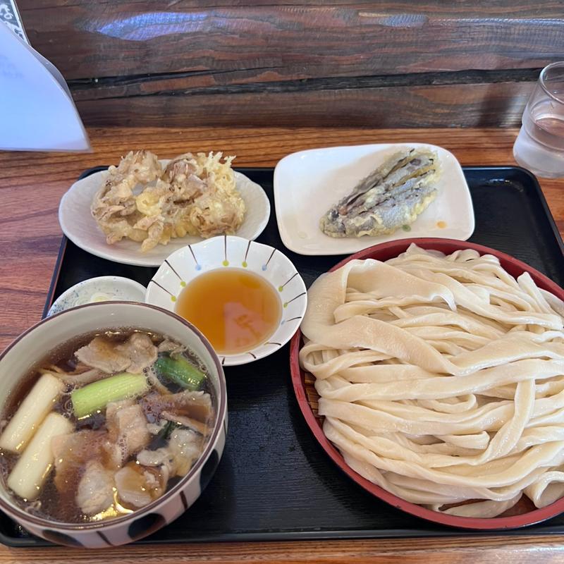 肉汁うどん大盛り(手打ち 地粉屋 駕籠休み)