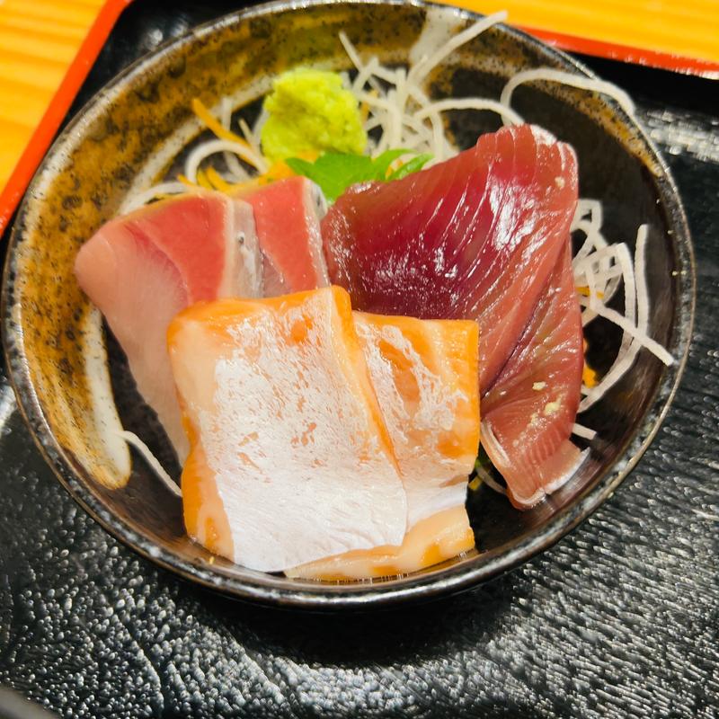 刺身とロースカツ定食(高知漁師酒場 あらき)