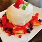 ストロベリーとベリーのパンケーキ(さかい珈琲浜松小沢渡店 )