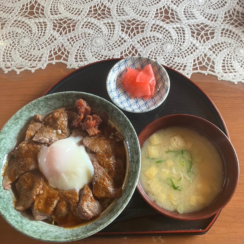 ピリ辛　あかうし丼(お食事処 旨乃蔵)