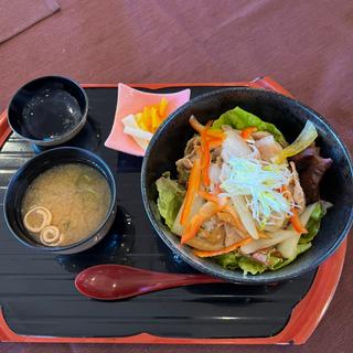 豚バラ肉のネギ塩ダレ丼(滋賀カントリー倶楽部レストラン )
