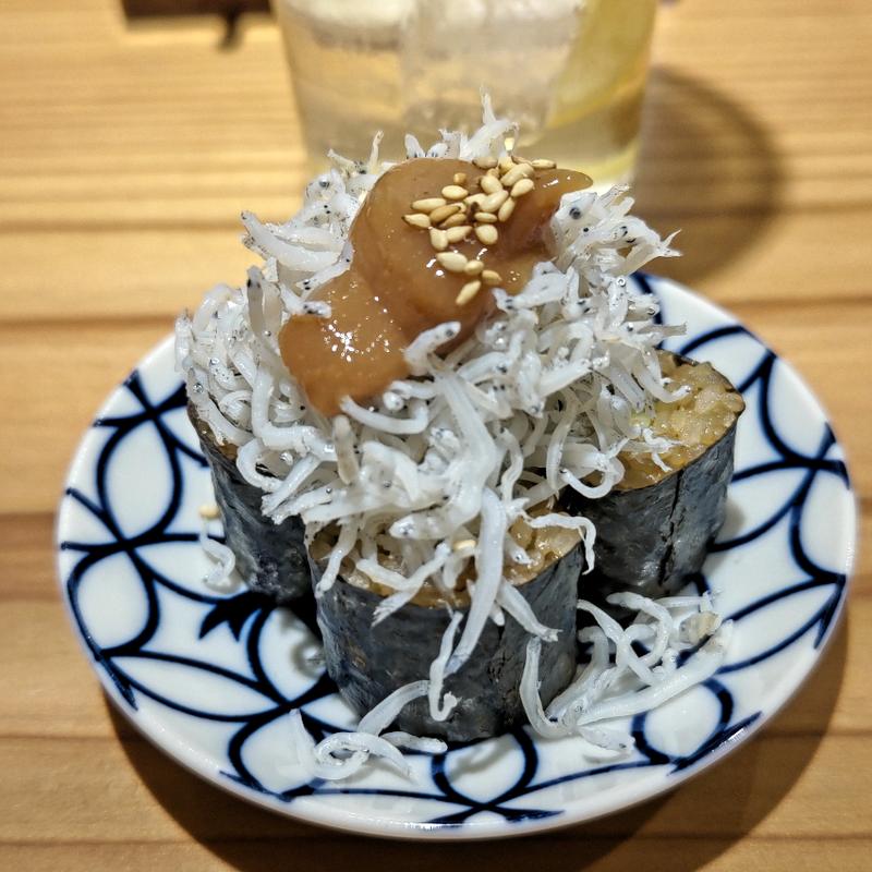 たたき梅と釜揚げしらす(寿司トおでんにのや横浜店)