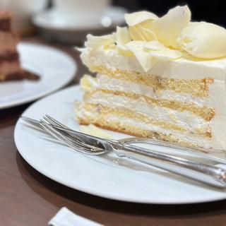 ホワイトチョコレートケーキ(HARBS 阪急三番街店)