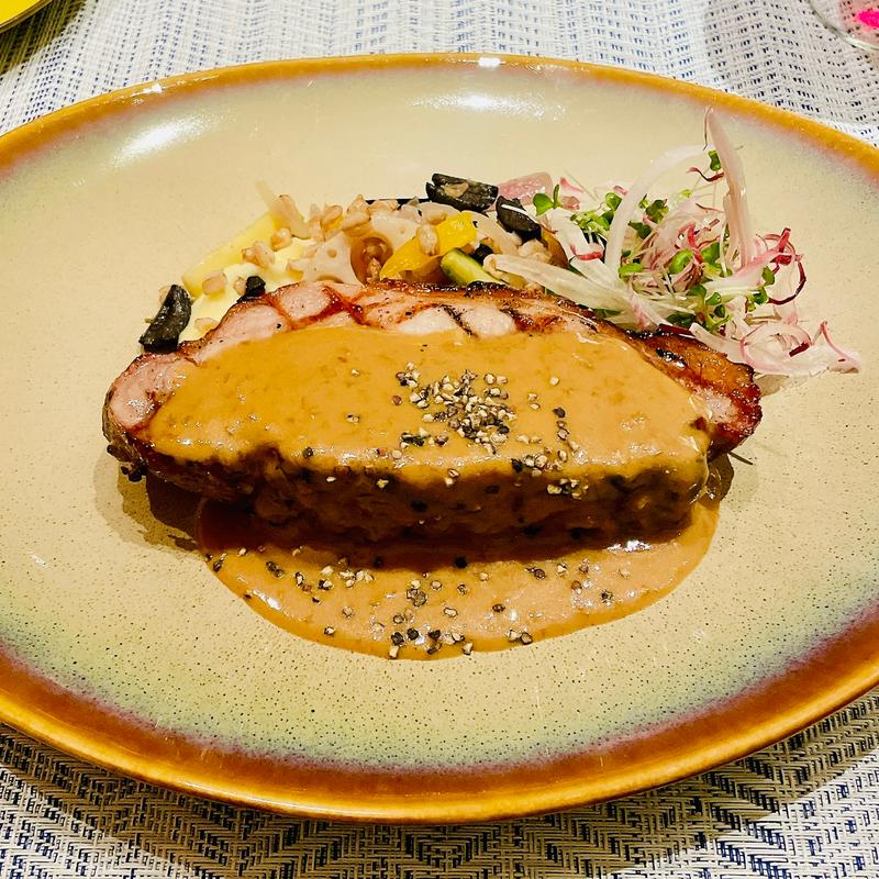 低温調理して新グリルで香りをつけた相模ポーク(RIVERSIDE KITCHEN & BAR)