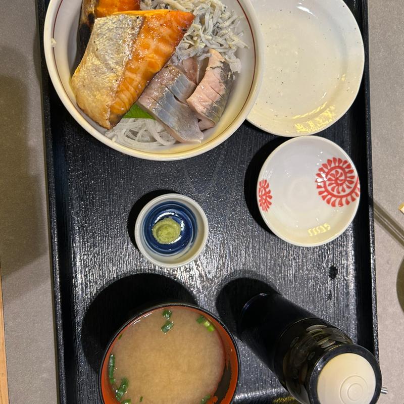 (一夜干しと海鮮丼 できたて屋 JRタワーステラプレイス店)