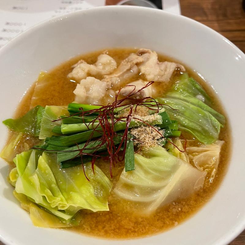 もつ鍋ラーメン　味噌(もつ鍋ラーメン r6ku)