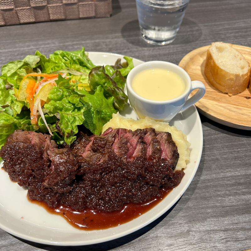 名物・牛ハラミプレート（170g）(Brasserie ni-ke/ニーケ)