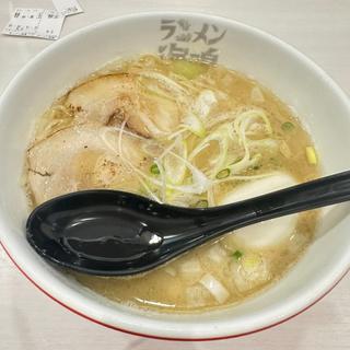 魚介とんこつラーメン玉子入り(ラーメン海鳴福岡空港店)