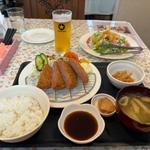 日替わりランチ/ハムカツ定食+シーザーサラダ+ビール(酒場そらまめ)