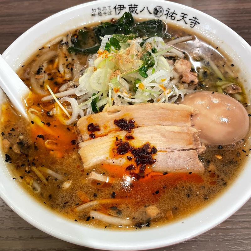 ごまの辛い中華そば(打ち立て中華そば 伊蔵八)