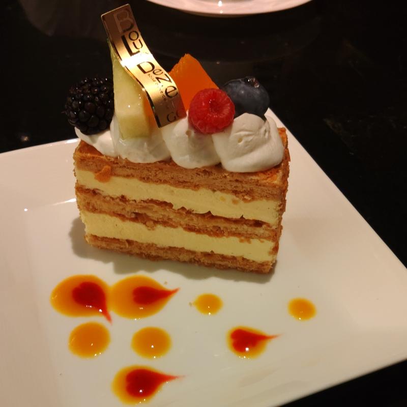 ミルフィーユ オ･フリュイ(ブールドゥ・ネージュ （BOULE DE NEIGE）)