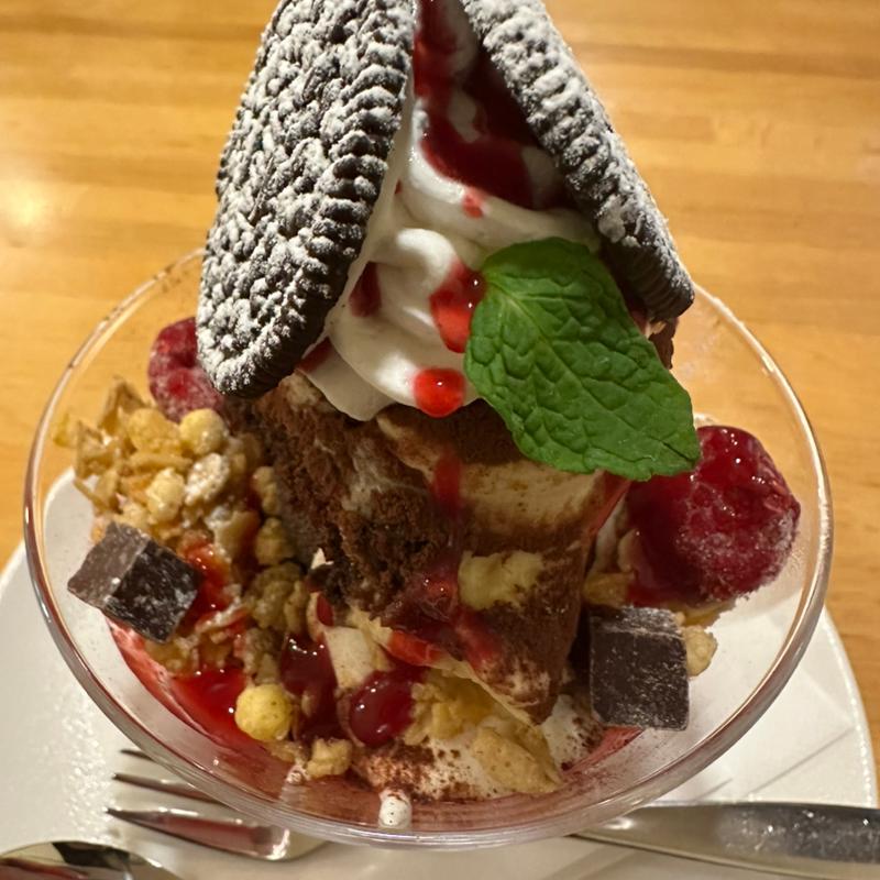 チョコっとベリーのティラミスパフェ(ポポラマーマ 妙典駅店)