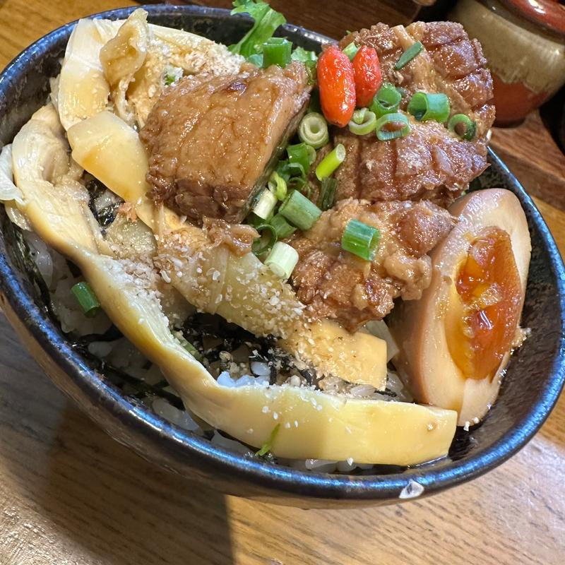 角煮三色ごはん(らーめん しおの風)