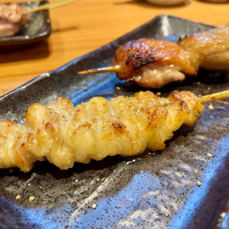 鶏皮とソリレス(秋田比内地鶏生産責任者の店　本家あべや 秋田店 )