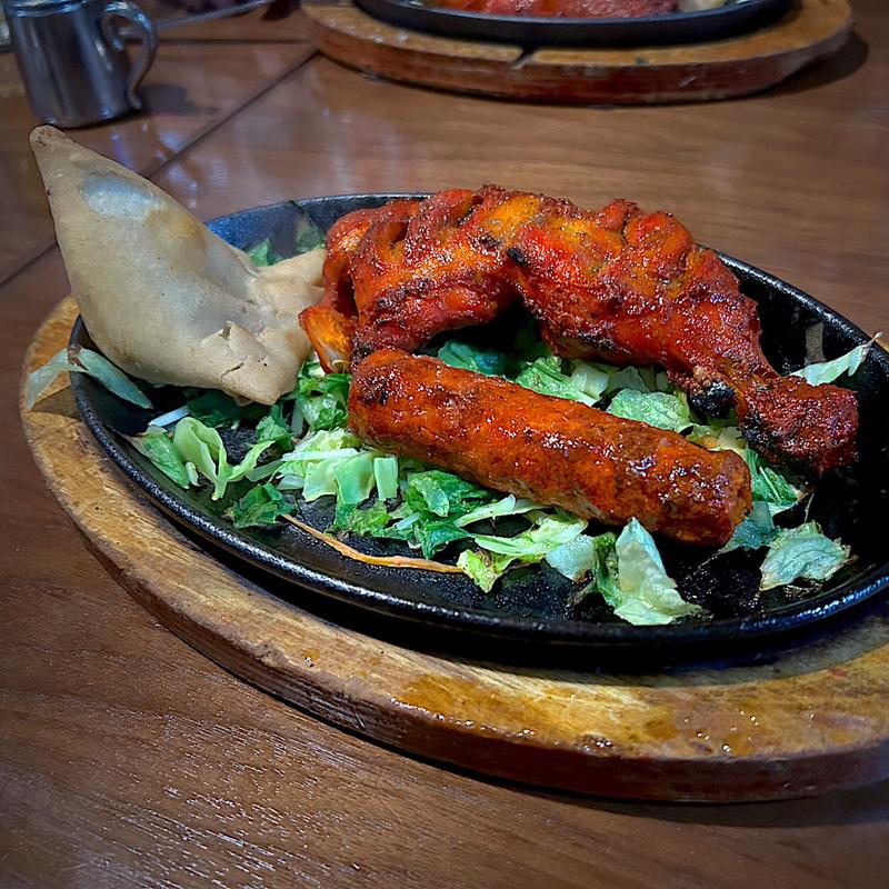 サモサ、タンドリーチキン、シークカバブ(インディアンレストラン TAJ-2)