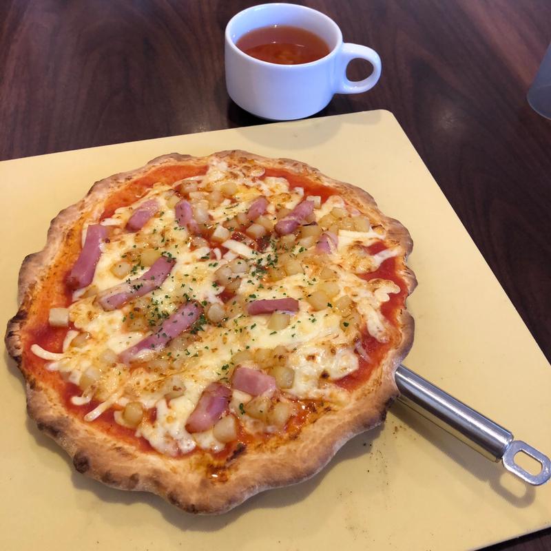 ベーコンとポテトのピッツァ(グラッチェガーデンズ 練馬土支田店)