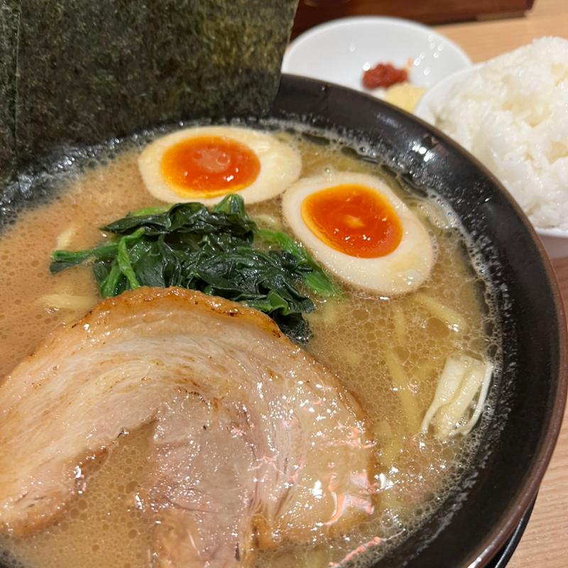 豚骨味玉ラーメン(えび豚骨拉麺春樹 中村橋店)