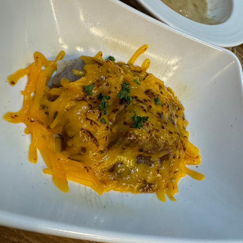 コンニャク肉味噌ボロネーゼとチェダーチーズ(赤白 ルクア大阪店 （コウハク）)