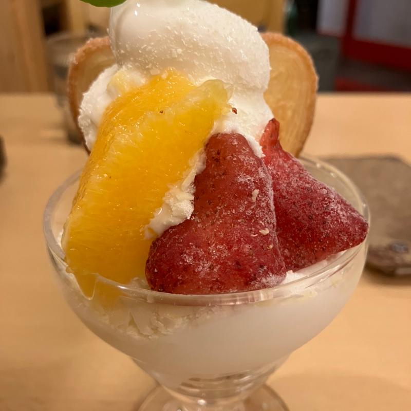 ホワイトパフェ(チロリン村 南2条店)