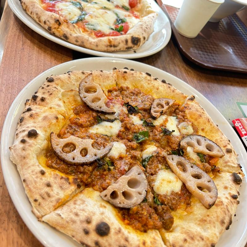 季節の野菜のピザ(カズサの郷 愛彩畑)