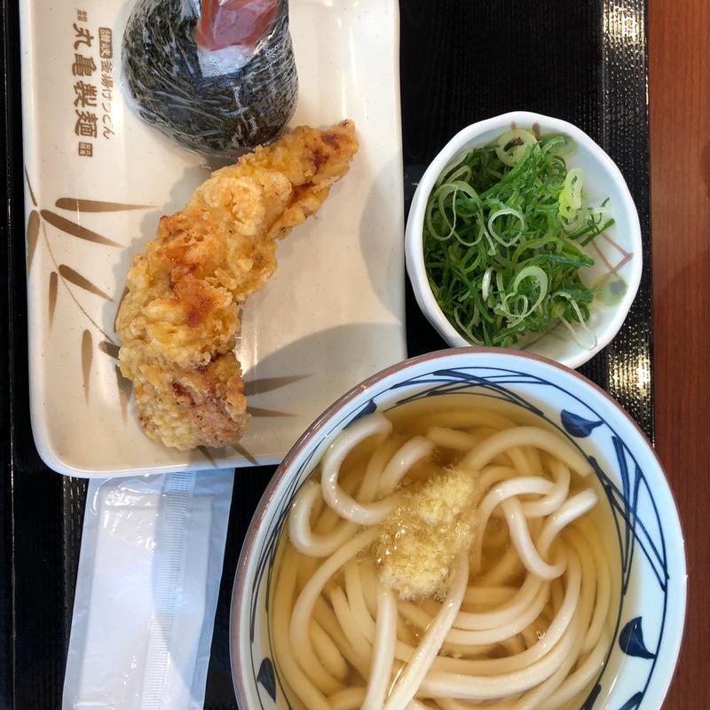 かけうどん　梅おにぎり　かしわ天(丸亀製麺 足利店 )