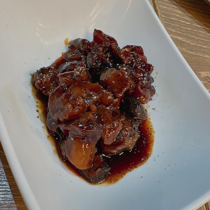 鶏軟骨の赤ワイン煮込み(赤白 新大阪店 （コウハク）)