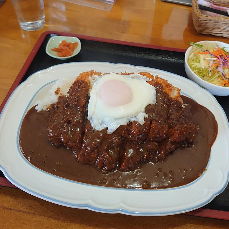 ジャンボチキンカツカレー＋大盛り＋目玉焼き(キッチンとんとん)