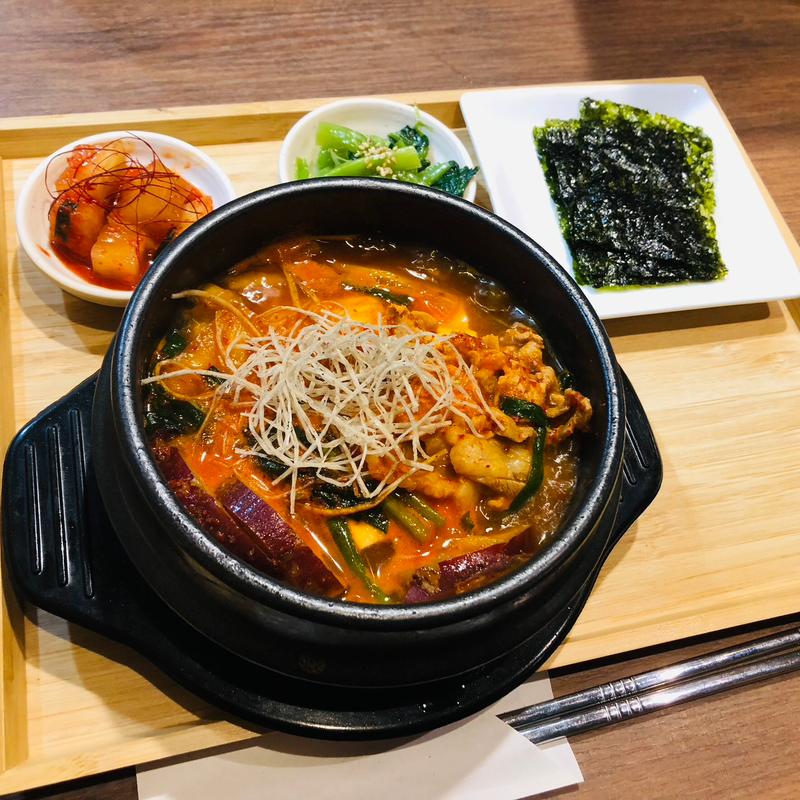 志布志産 魚介スンドゥブ(韓国料理 コグマ食堂 鹿児島中央駅前)