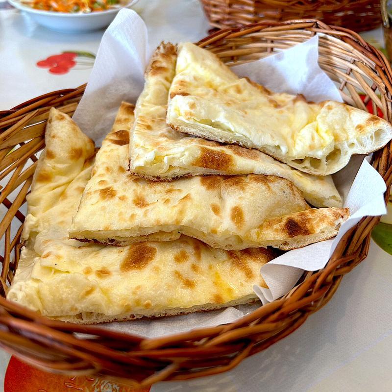 クリームチーズナン(インド料理 カマナ 太白店 )