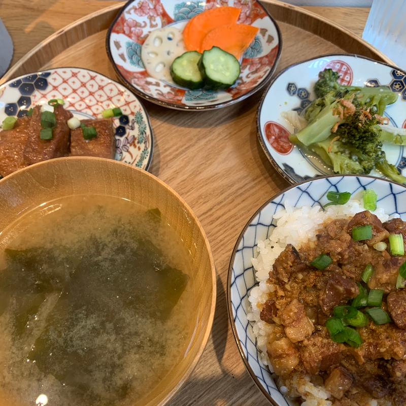 ルーロー飯セット(Takuru cafe)