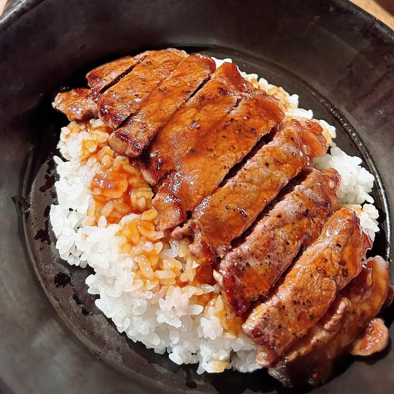 ステーキ丼(レストランＨＡＭＡ)