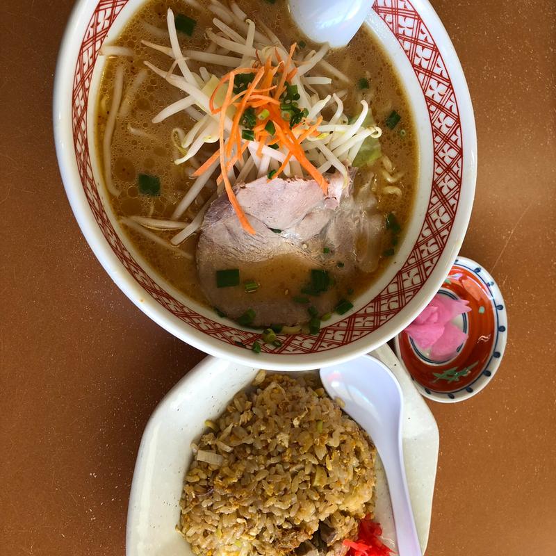 味噌ラーメン【チャーハンセット】(めん丸 塩山店)