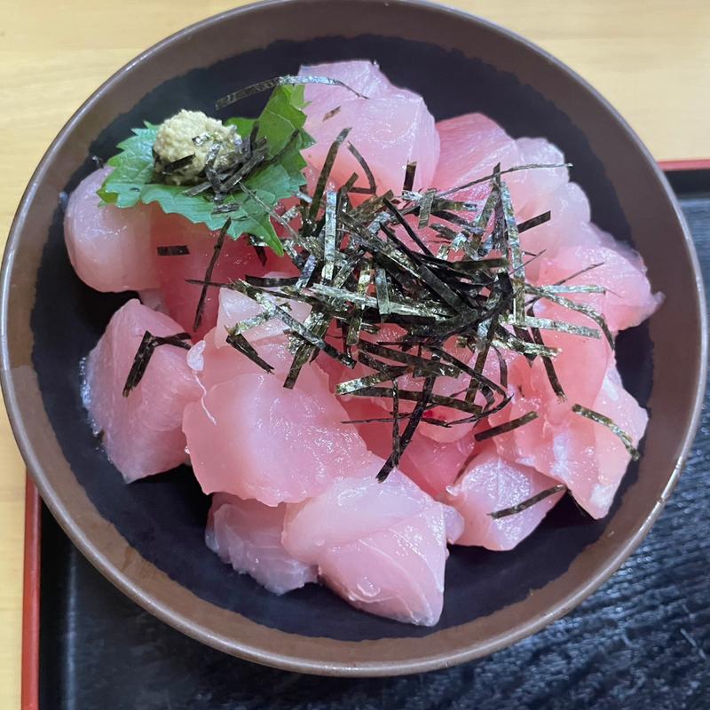 まぐろどん(おわせ魚食堂 （おわせ魚いちば おとと）)