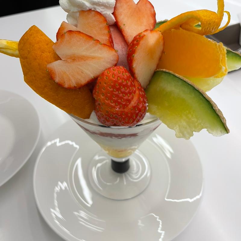 フルーツパフェ(新宿高野 川越丸広店)