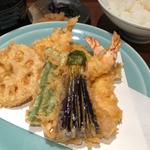 お昼の天ぷら定食